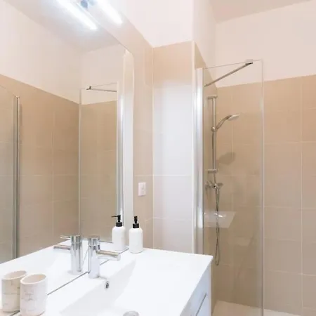 Spacious 2bd With Balcony