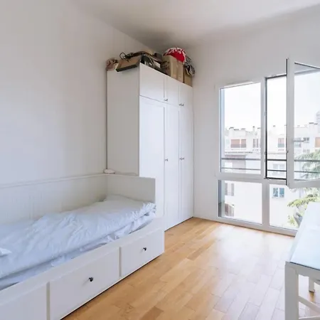 Spacious 2bd With Balcony Париж